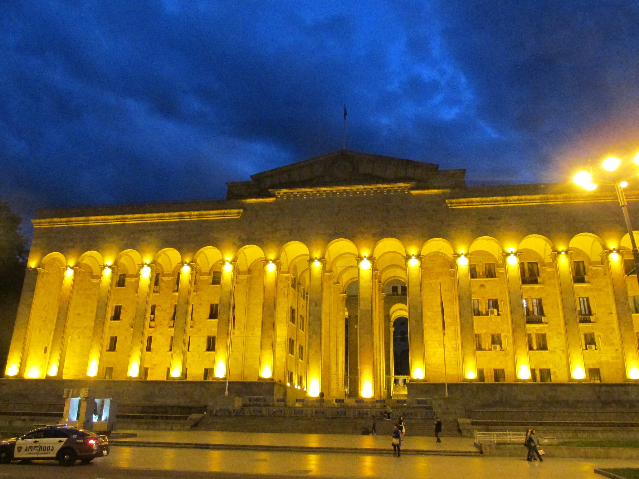 parlamento notte